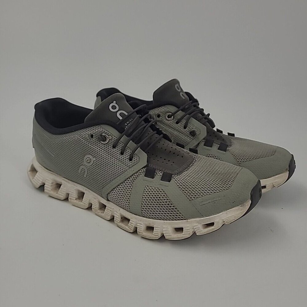 On Running Women's Athletic Shoes in Gray and Black